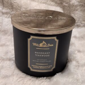 White Barn Mahogany Teakwood Candle with Silver Lid